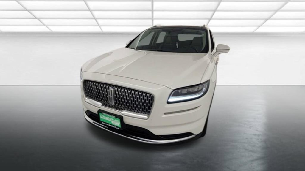 Used 2022 Lincoln Nautilus Reserve image 2