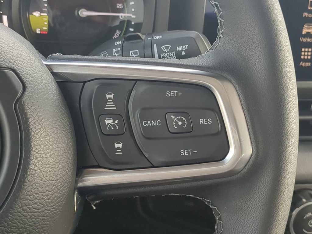 Used 2025 Jeep Wrangler Unlimited Sahara AWD/4WD image 25