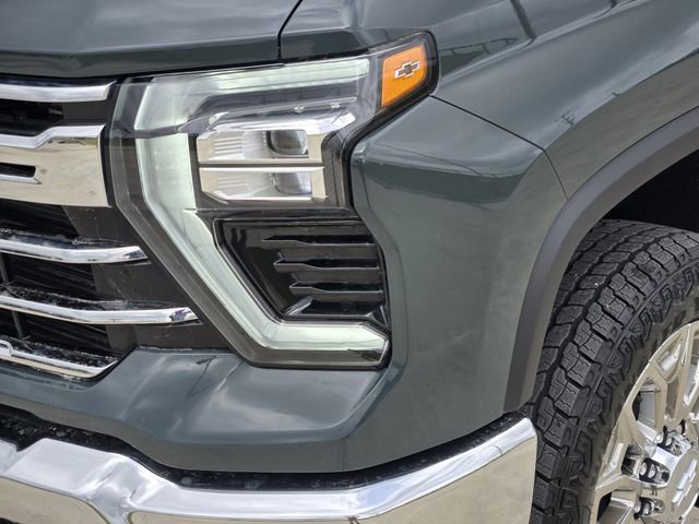 New 2025 Chevrolet Silverado 2500 LTZ w/ LTZ Premium Package AWD/4WD image 6