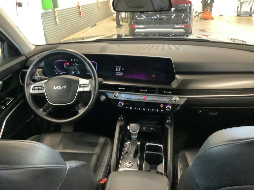 Certified 2023 Kia Telluride S w/ S Sunroof Package AWD/4WD image 22
