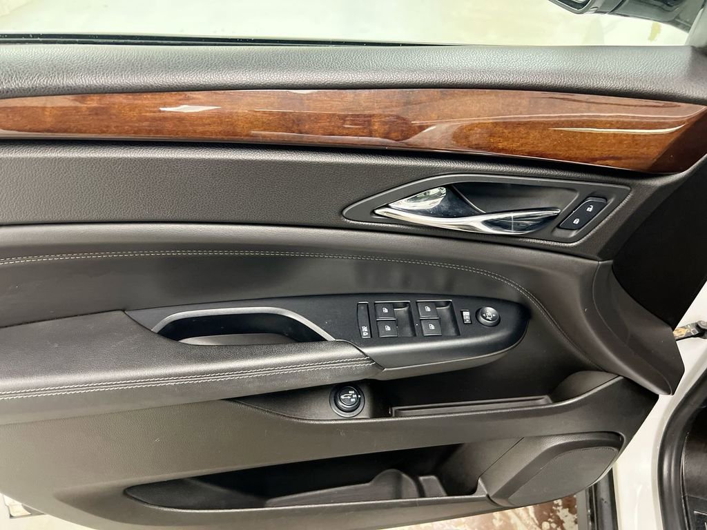 Used 2013 Cadillac SRX Luxury AWD/4WD image 21