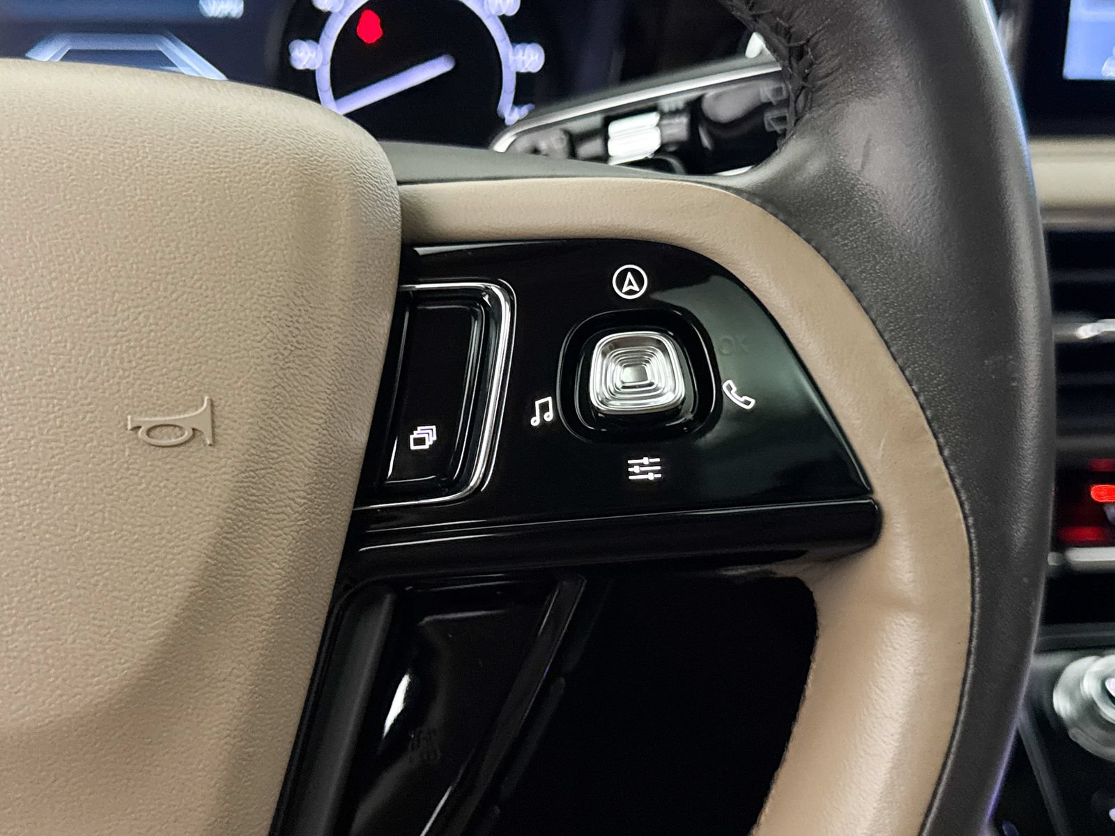 Used 2020 Lincoln Corsair Reserve AWD/4WD image 35