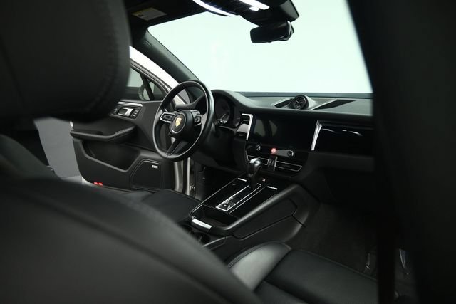 Used 2024 Porsche Macan AWD/4WD image 62