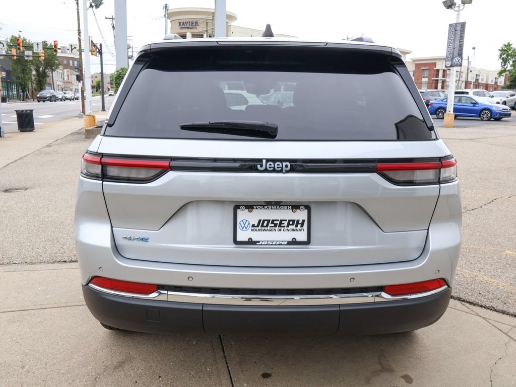 Used 2024 Jeep Grand Cherokee Limited 4xe AWD/4WD image 4