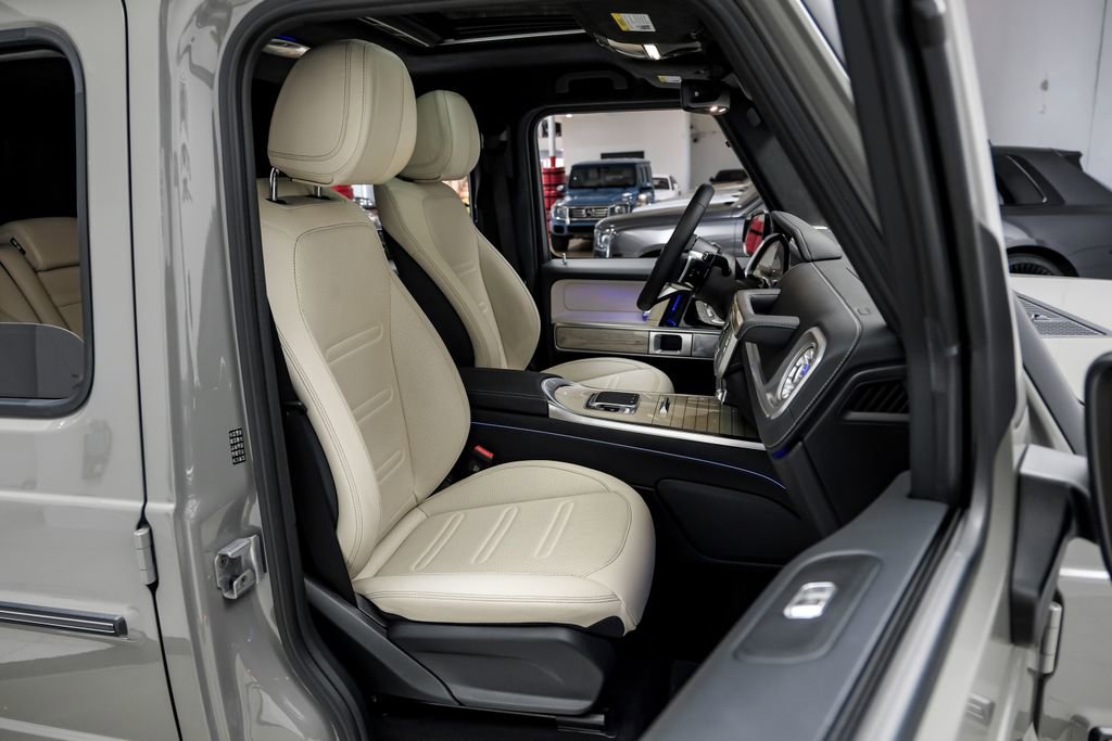 Used 2025 Mercedes-Benz G 550 image 36