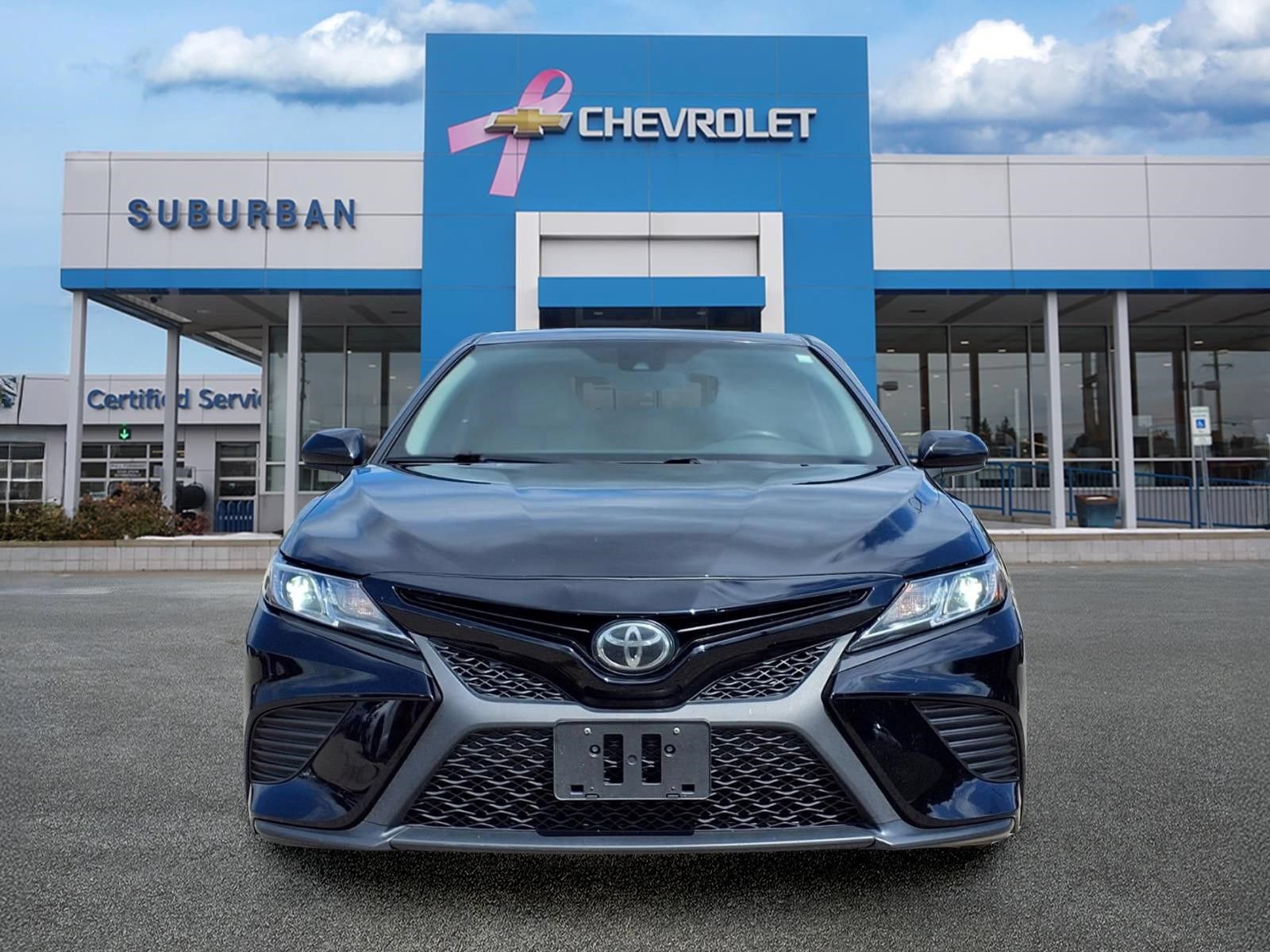 Used 2019 Toyota Camry SE FWD image 2