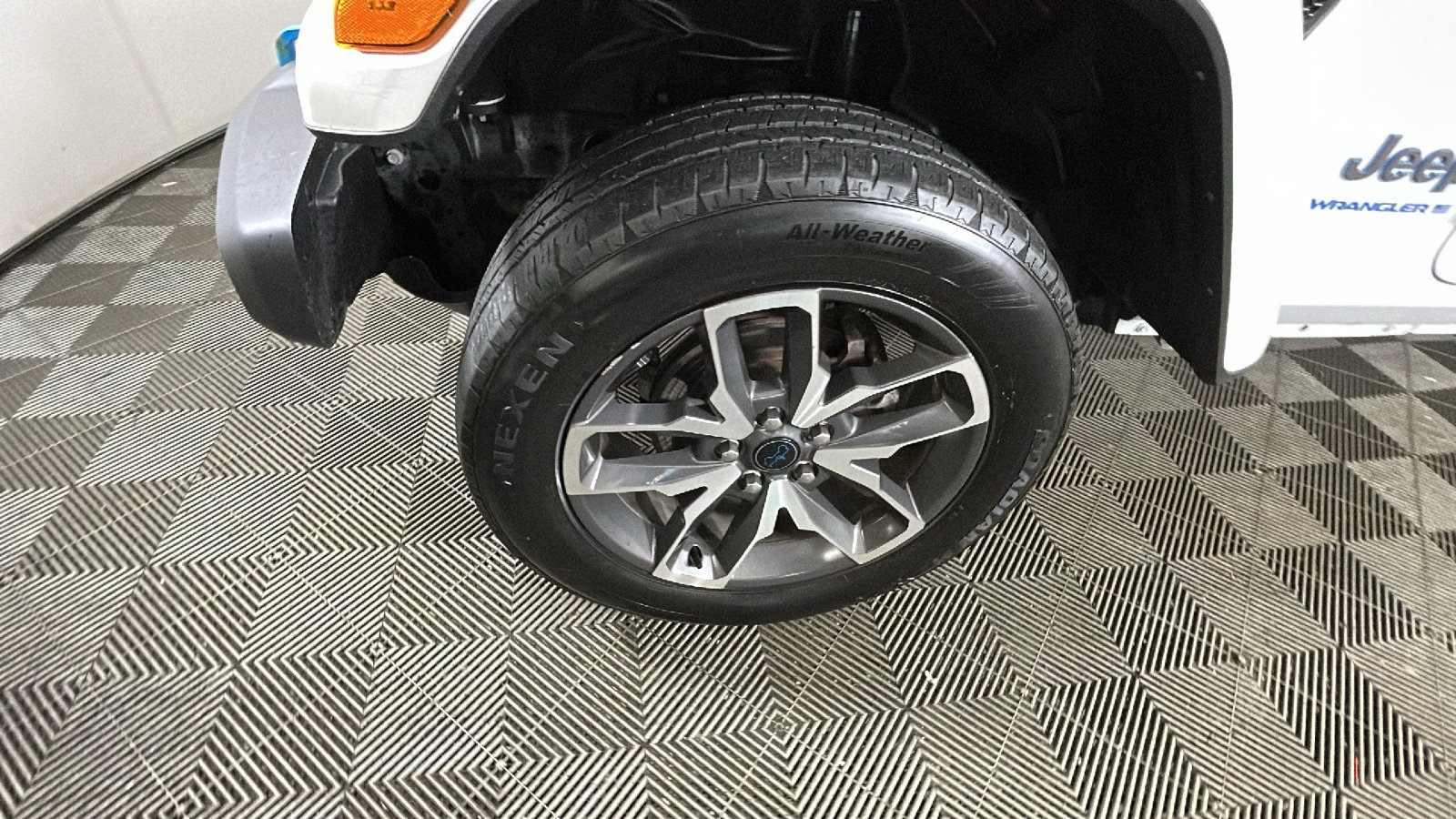 Used 2024 Jeep Wrangler Unlimited AWD/4WD image 10