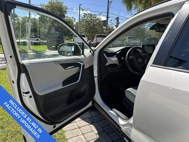 Used 2021 Toyota RAV4 Limited FWD image 22