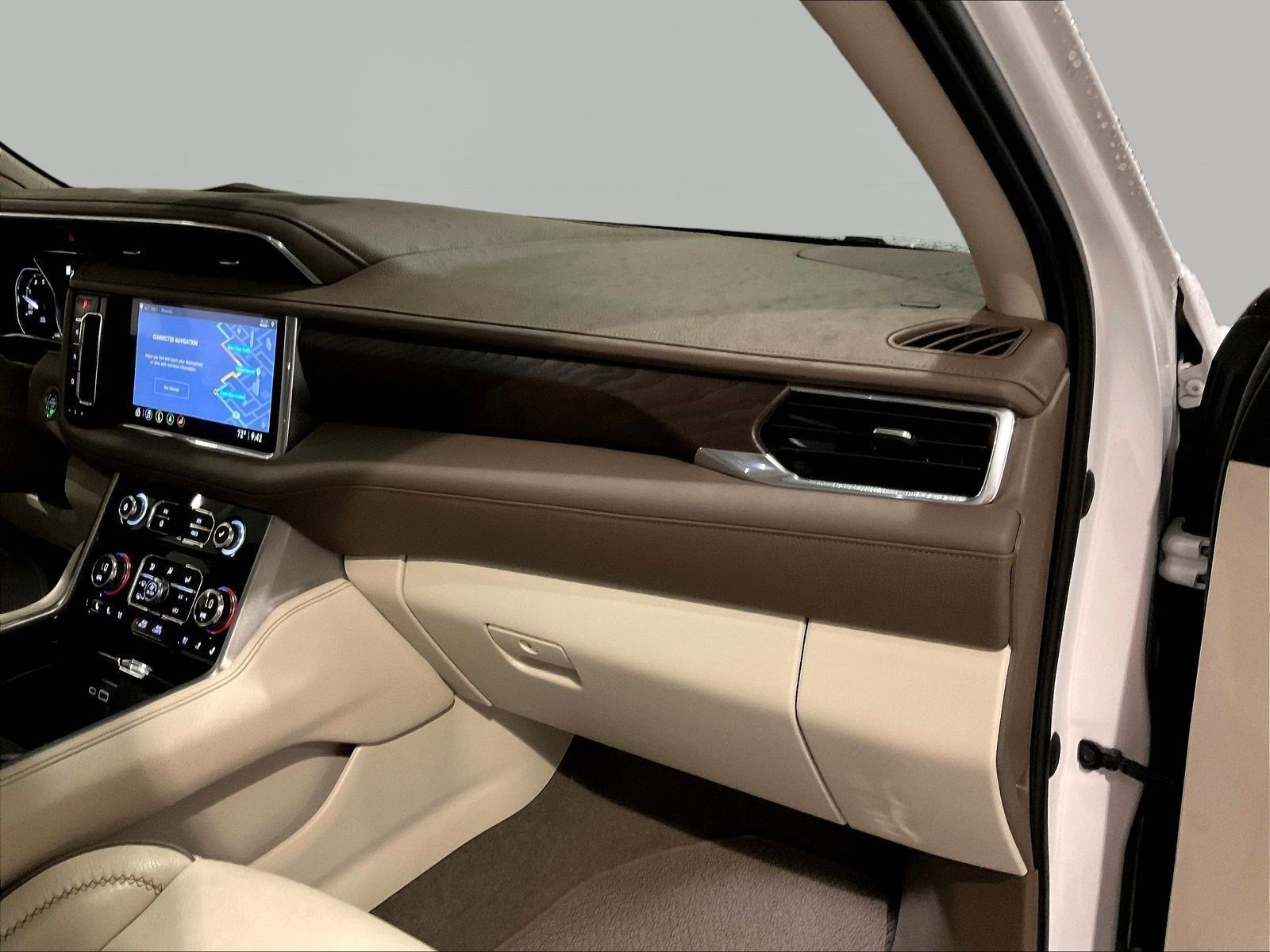 Used 2021 GMC Yukon Denali w/ Denali Premium Package AWD/4WD image 26
