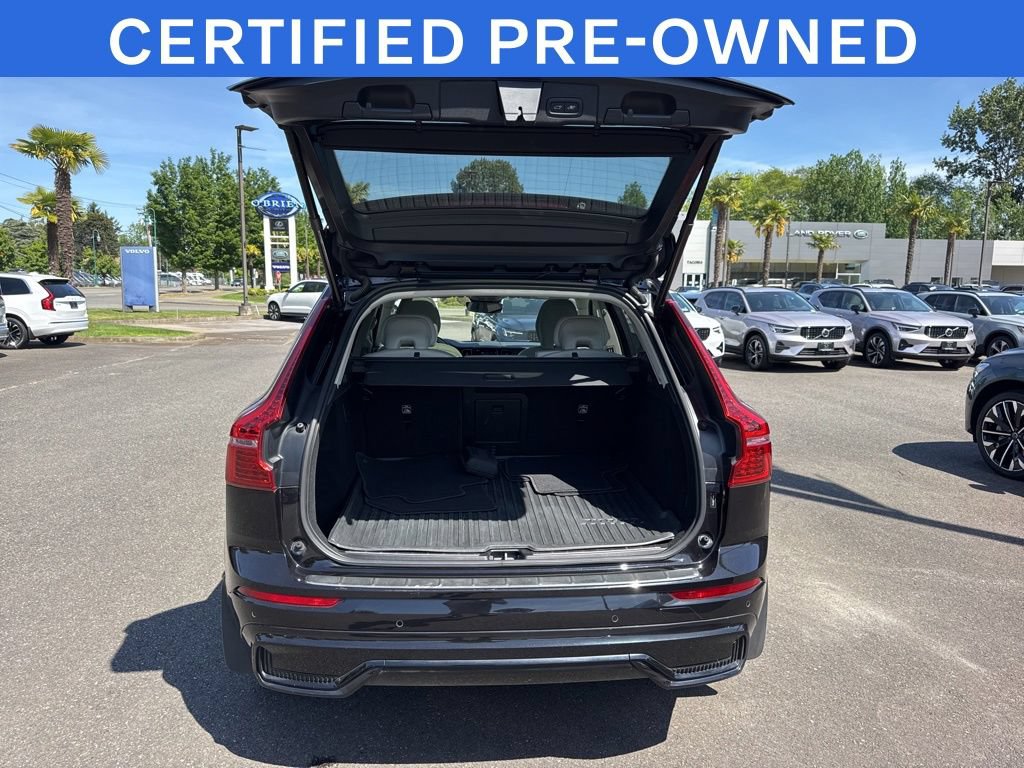 Used 2023 Volvo XC60 B5 Plus w/ Protection Package Premier AWD/4WD image 16