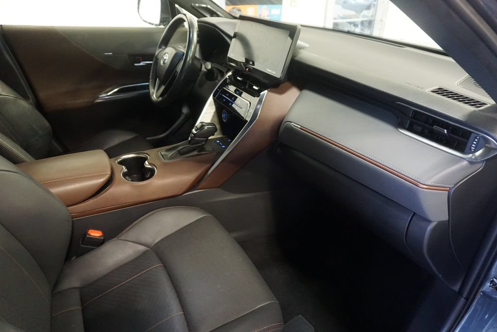 Certified 2022 Toyota Venza Limited AWD/4WD image 26