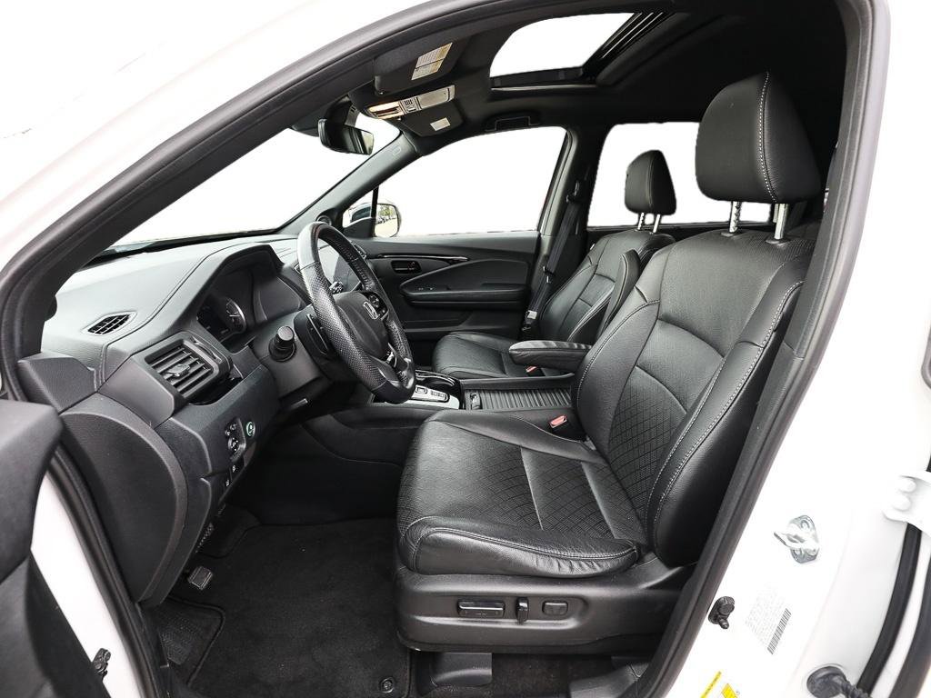 Used 2023 Honda Passport Elite image 12