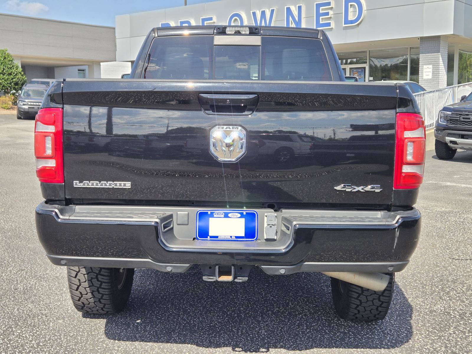 Used 2023 RAM 2500 Laramie AWD/4WD image 9