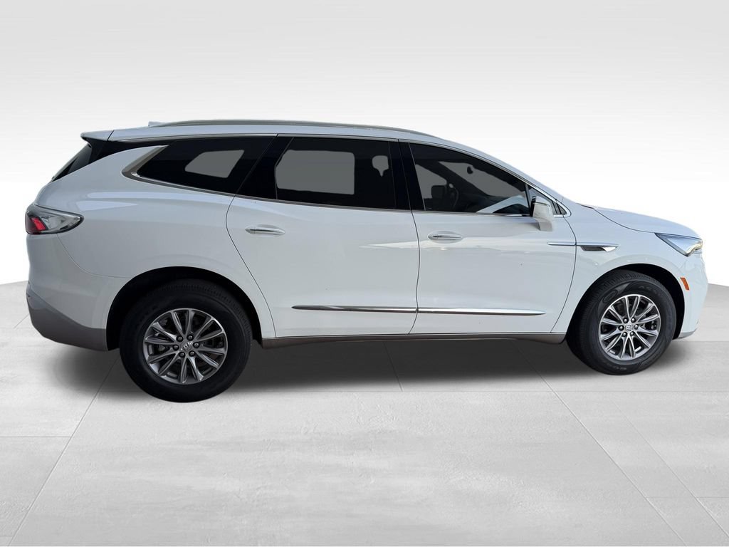 Used 2024 Buick Enclave Essence FWD image 5