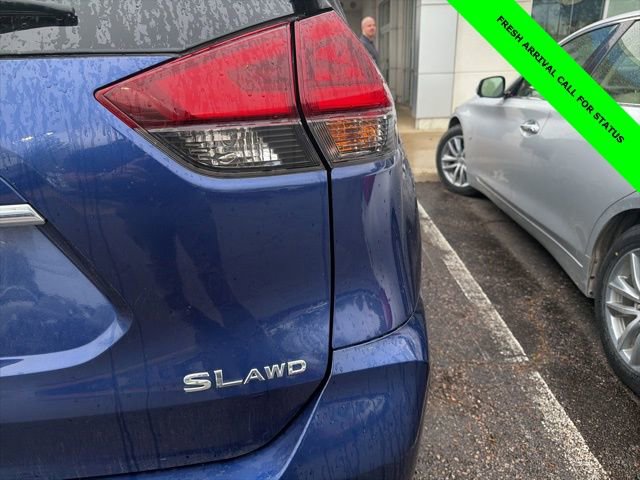 Used 2018 Nissan Rogue SL AWD/4WD image 12