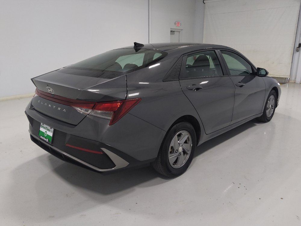 Used 2025 Hyundai Elantra SE FWD image 9