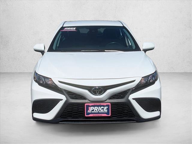 Used 2024 Toyota Camry SE FWD image 2
