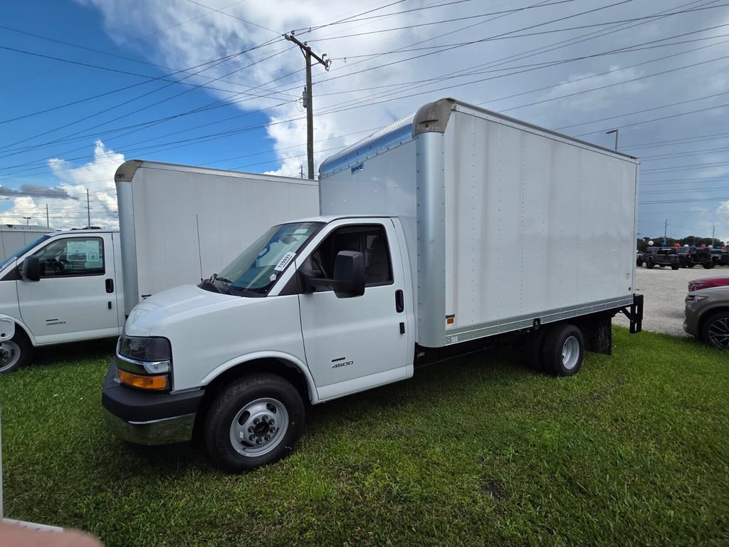 New 2026 Chevrolet Express 4500 w/ Power Convenience Package RWD image 2