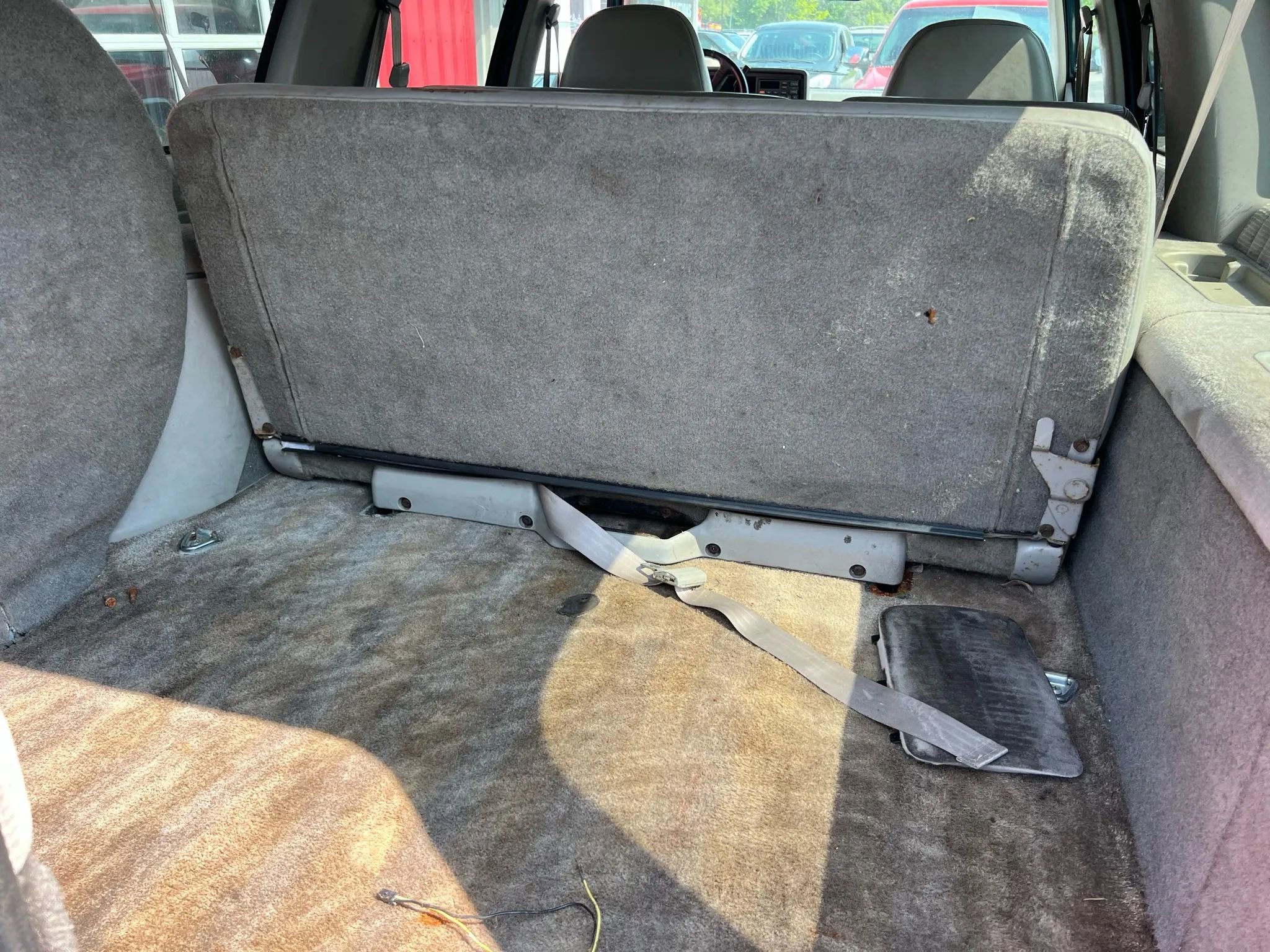 Used 1994 GMC Suburban 2500 image 8