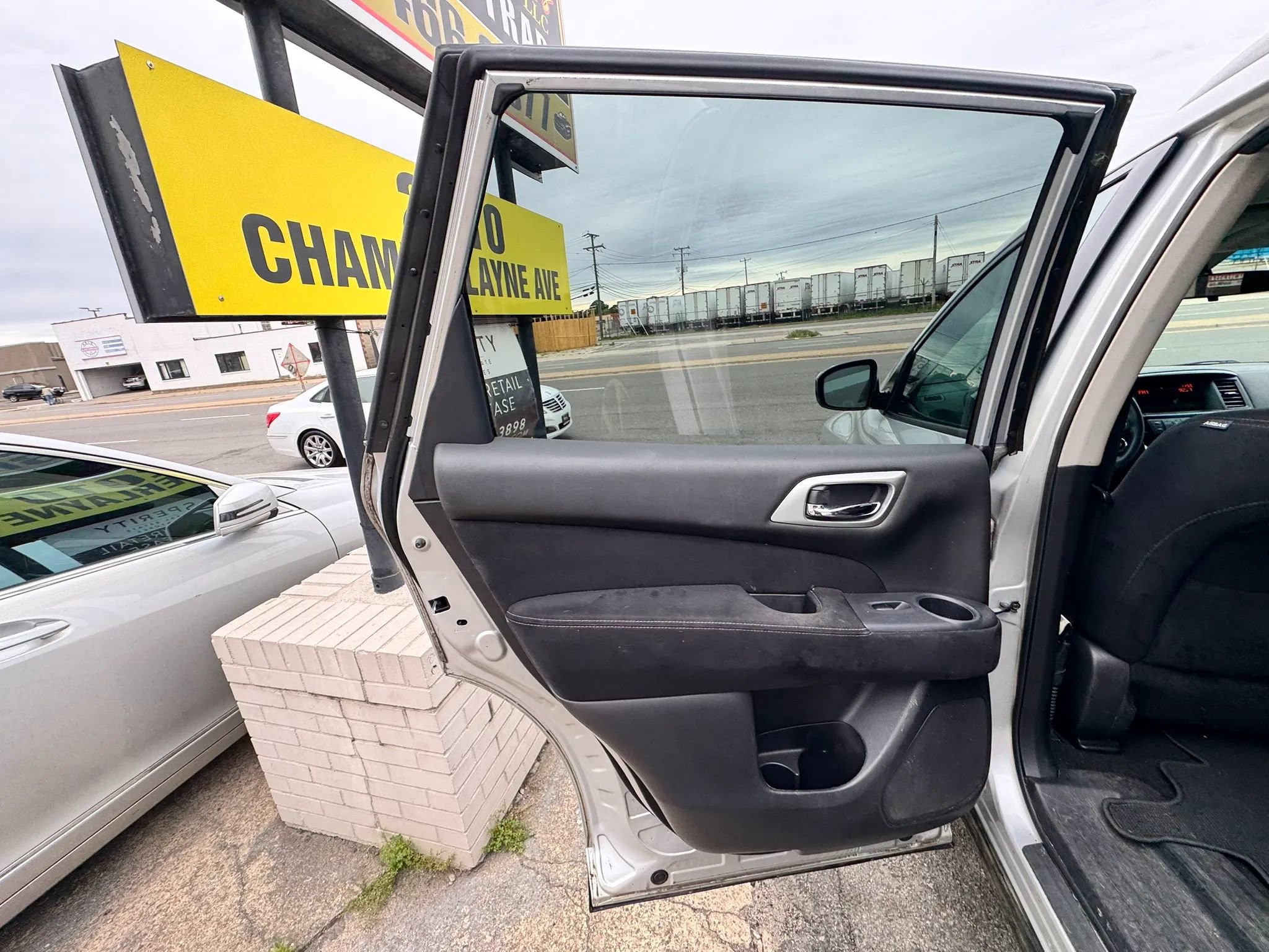 Used 2016 Nissan Pathfinder S AWD/4WD image 13