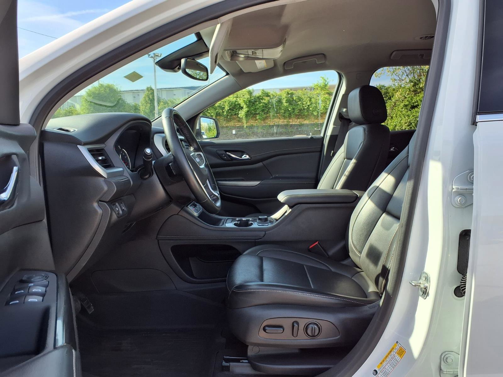 Used 2023 GMC Acadia SLT w/ LPO, Floor Liner Package AWD/4WD image 27