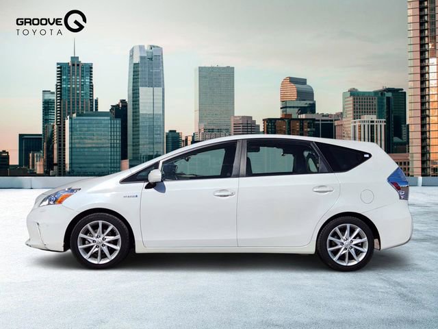 Used 2012 Toyota Prius V Five FWD image 2
