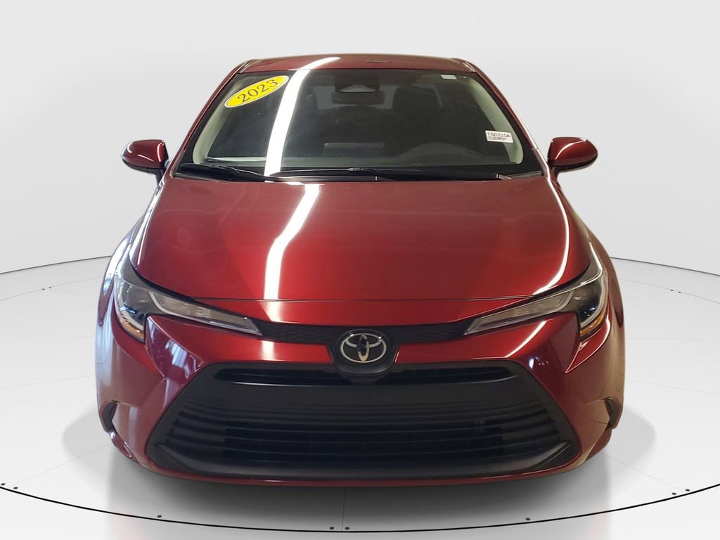 Used 2023 Toyota Corolla LE image 2