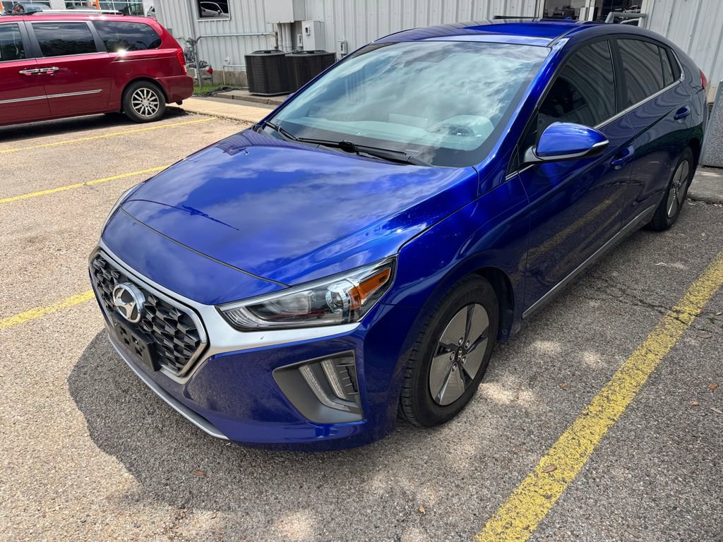 Used 2022 Hyundai Ioniq SE FWD image 2