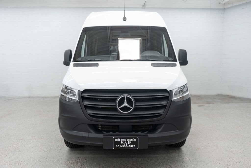 Used 2025 Mercedes-Benz Sprinter 2500 image 3