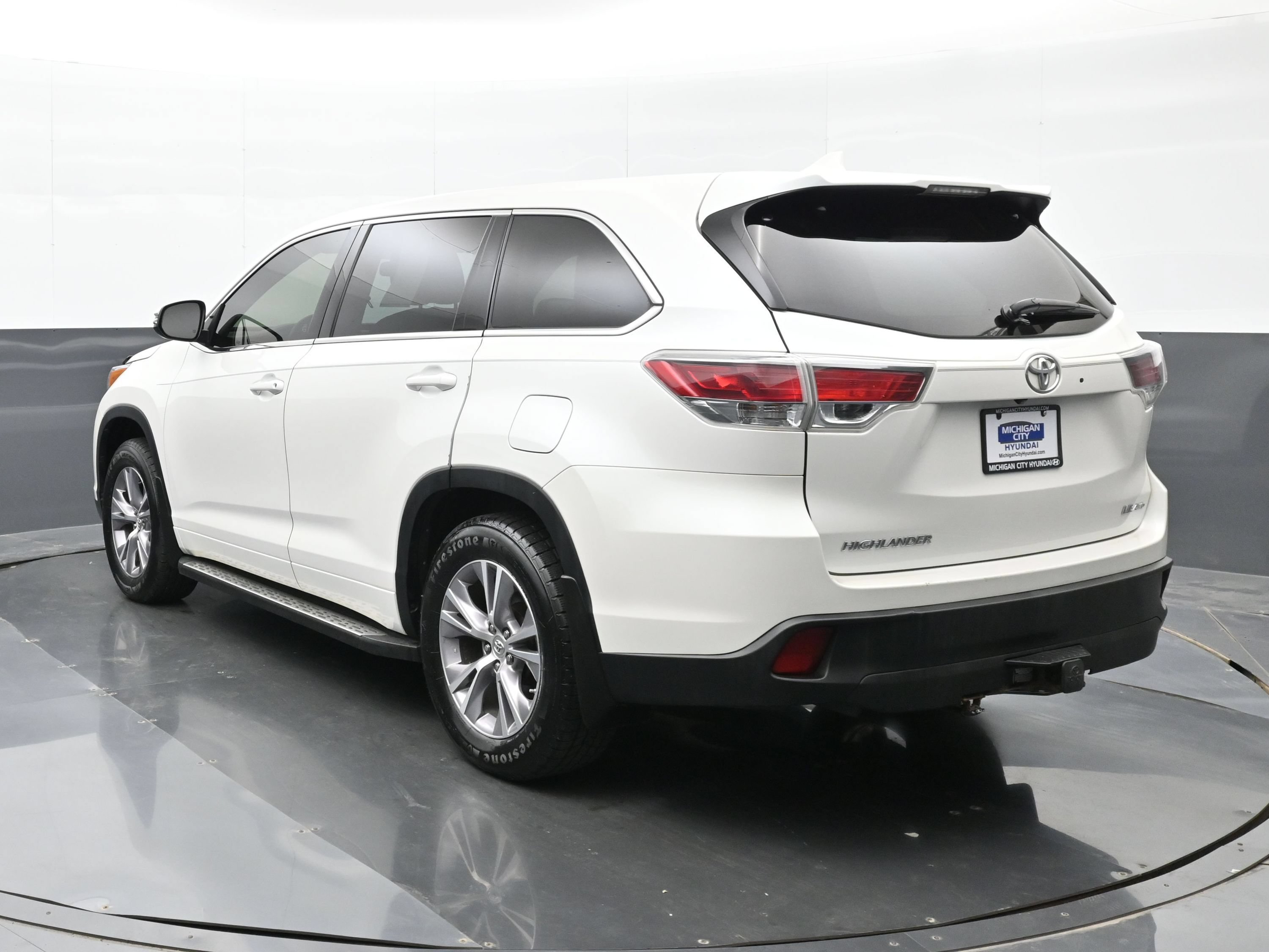Used 2015 Toyota Highlander Plus AWD/4WD image 2