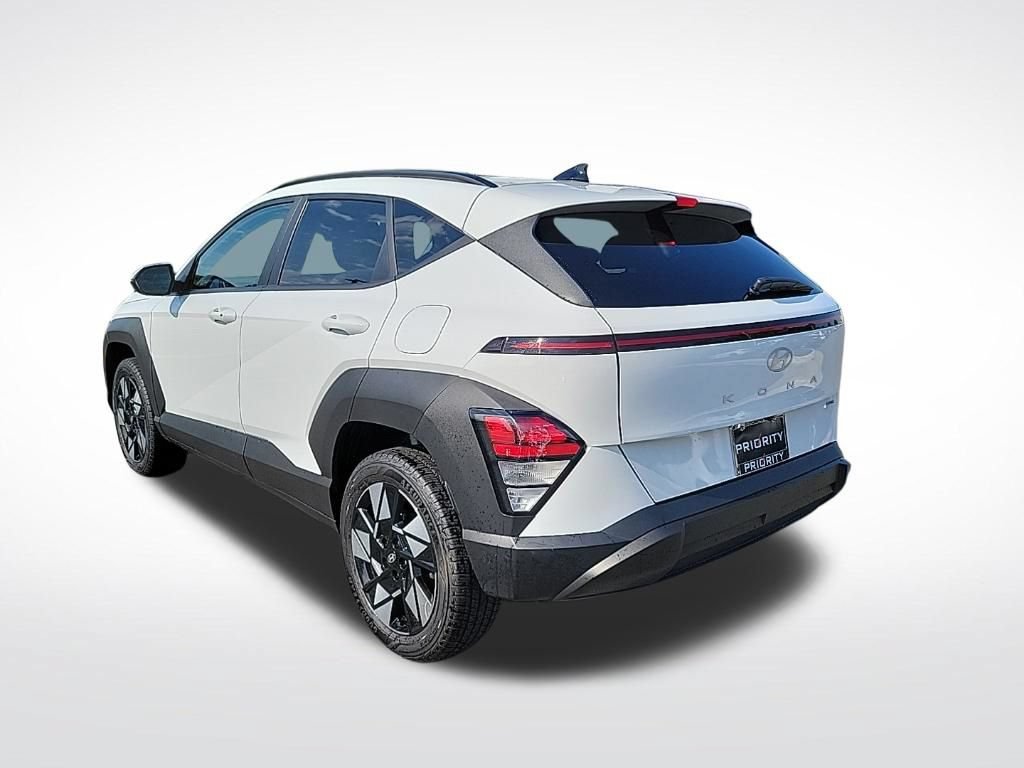 Used 2024 Hyundai Kona SEL AWD/4WD image 3