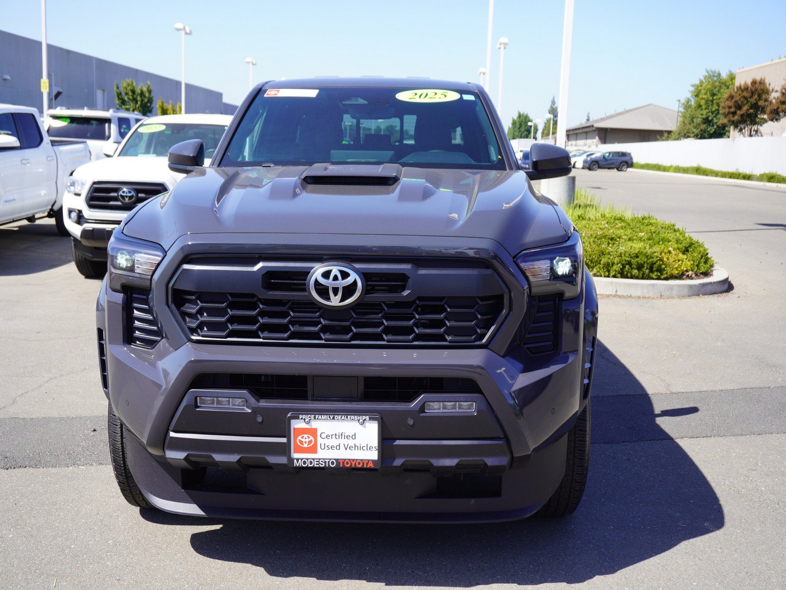 Used 2025 Toyota Tacoma TRD Sport w/ TRD Sport Upgrade Package AWD/4WD image 6