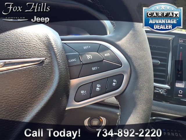 Used 2026 Chrysler Pacifica Limited FWD image 19