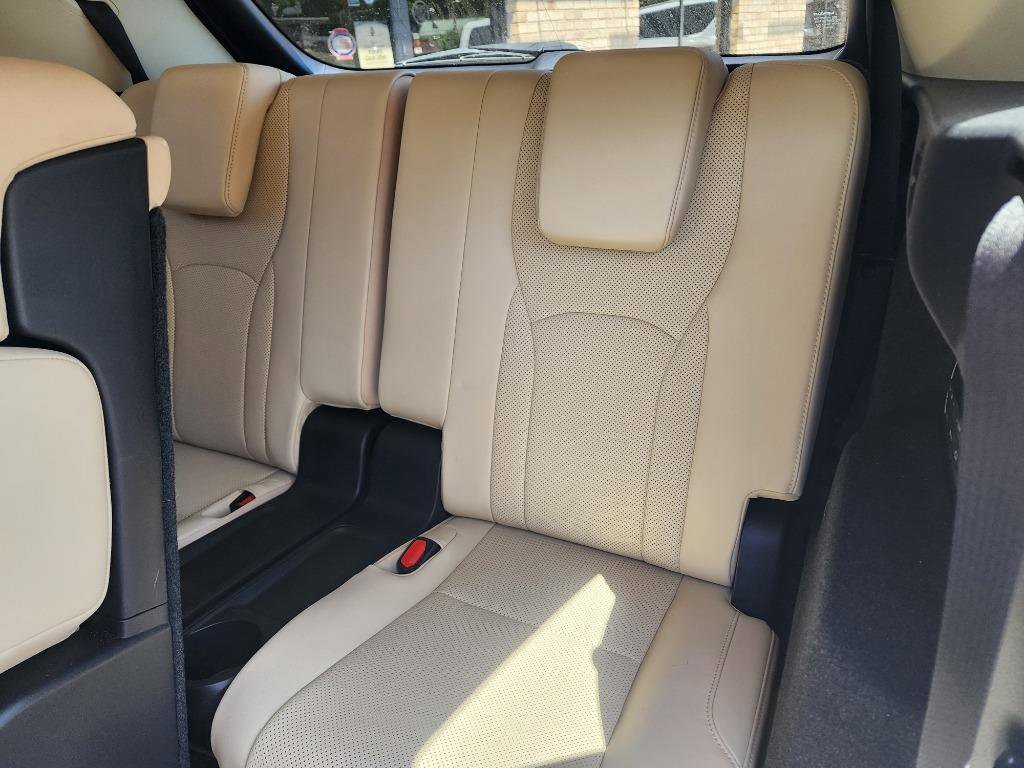 Used 2021 Lexus RX 350L Premium w/ Premium Package image 14