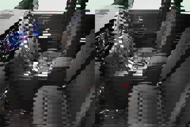 Used 2025 Mercedes-Benz GLA 250 4MATIC w/ Driver Assistance Package image 26