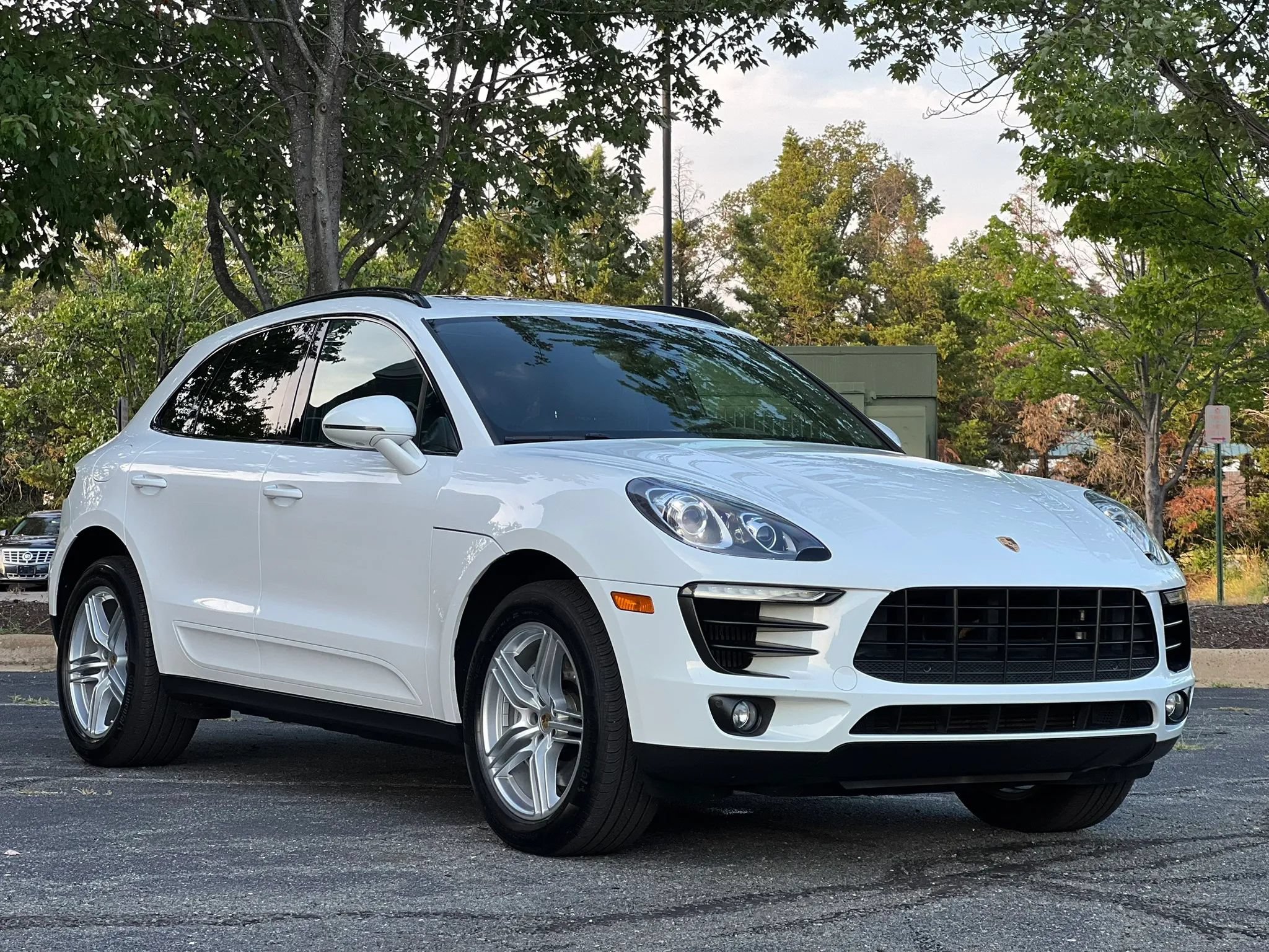 Used 2017 Porsche Macan S AWD/4WD image 7