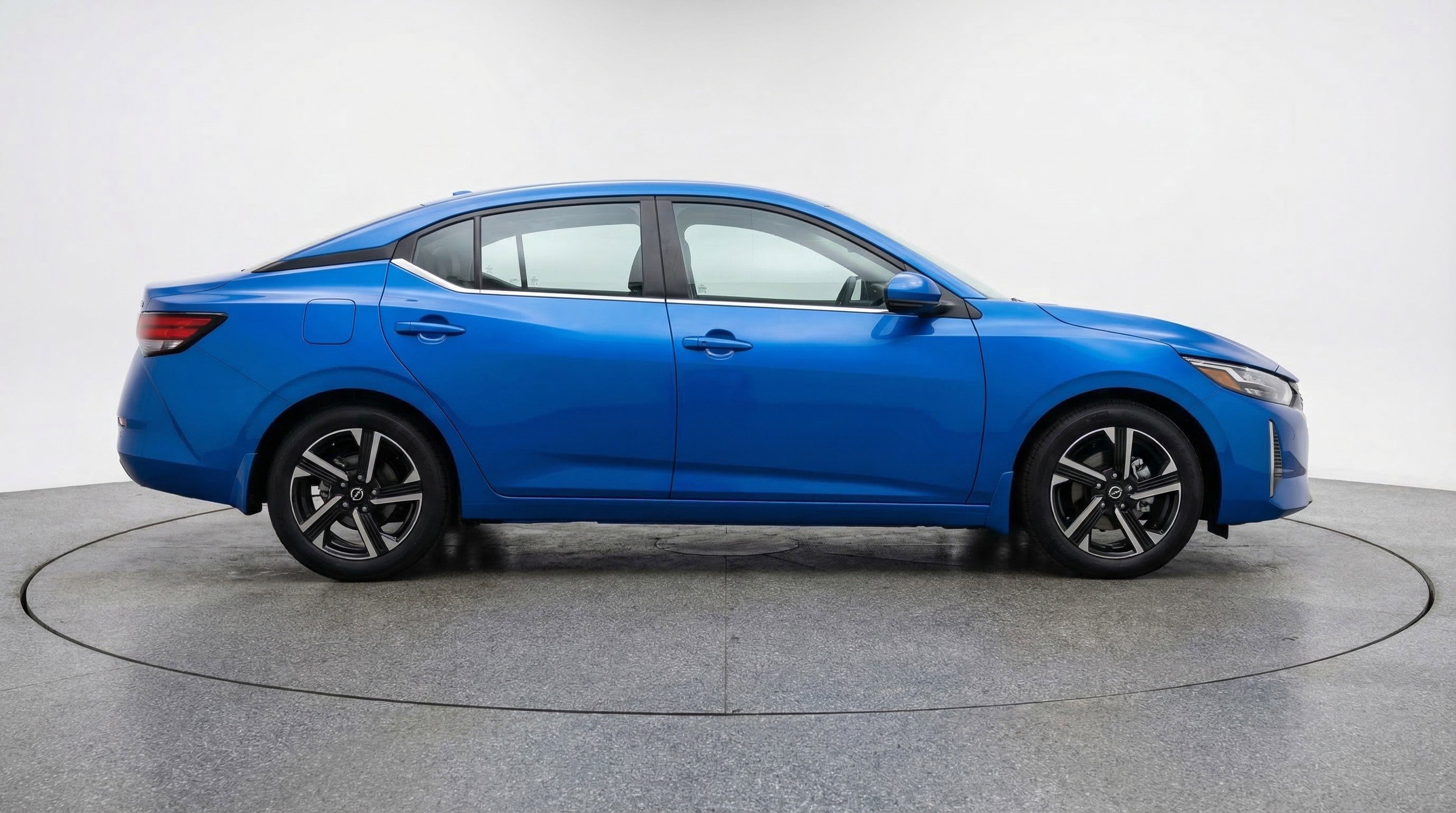 Used 2025 Nissan Sentra SV image 11