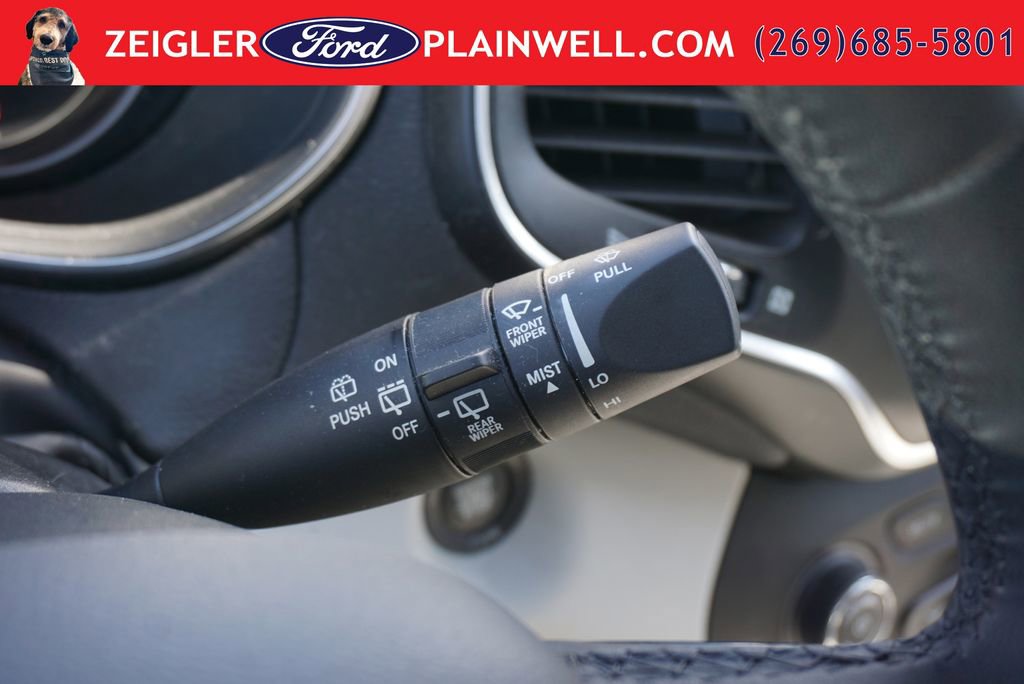 Used 2021 Jeep Cherokee Latitude Plus AWD/4WD image 26