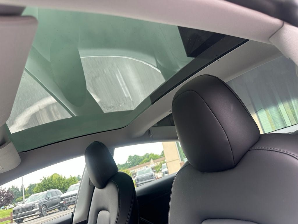 Used 2020 Tesla Model 3 Standard Range Plus RWD image 14