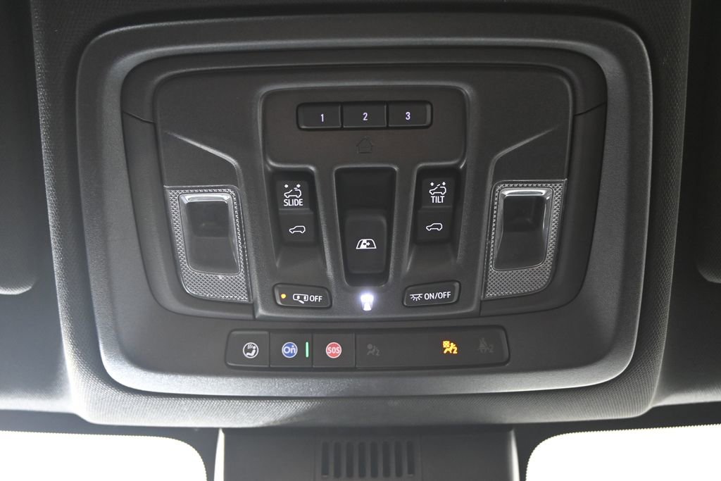 Used 2022 Chevrolet Silverado 1500 ZR2 w/ Technology Package AWD/4WD image 34
