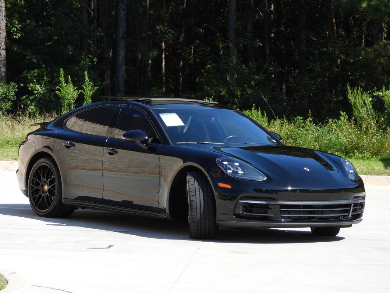 Used 2017 Porsche Panamera RWD image 12