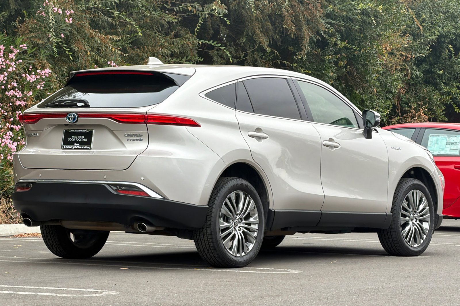 Used 2021 Toyota Venza Limited AWD/4WD image 4