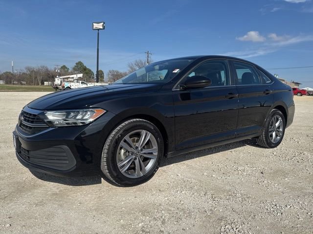 Used 2024 Volkswagen Jetta SE image 1