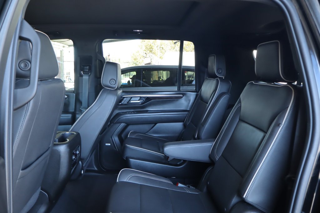 Used 2026 Chevrolet Suburban Premier w/ Sun And Tow Package AWD/4WD image 36