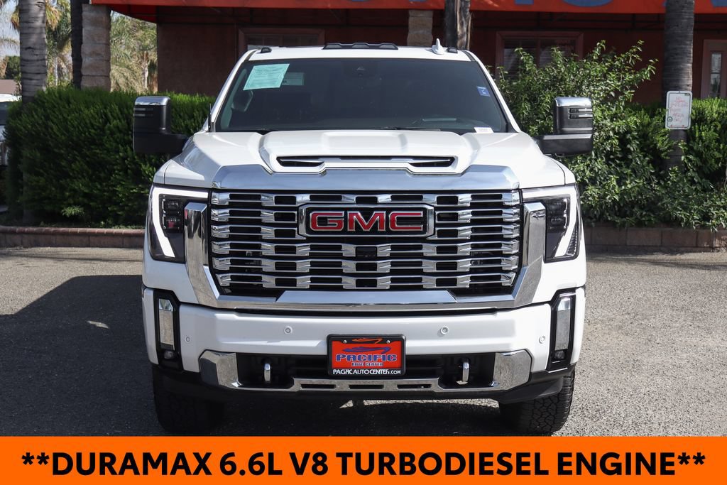 Used 2025 GMC Sierra 2500 Denali w/ Denali Reserve Package AWD/4WD image 3