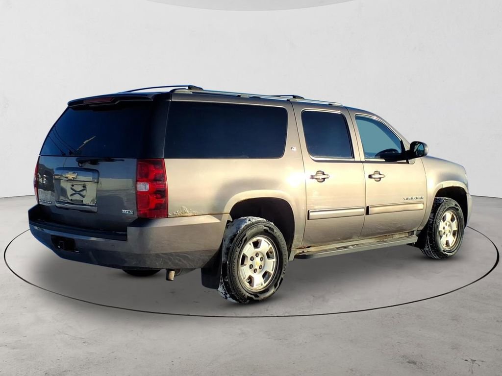 Used 2012 Chevrolet Suburban LT image 6