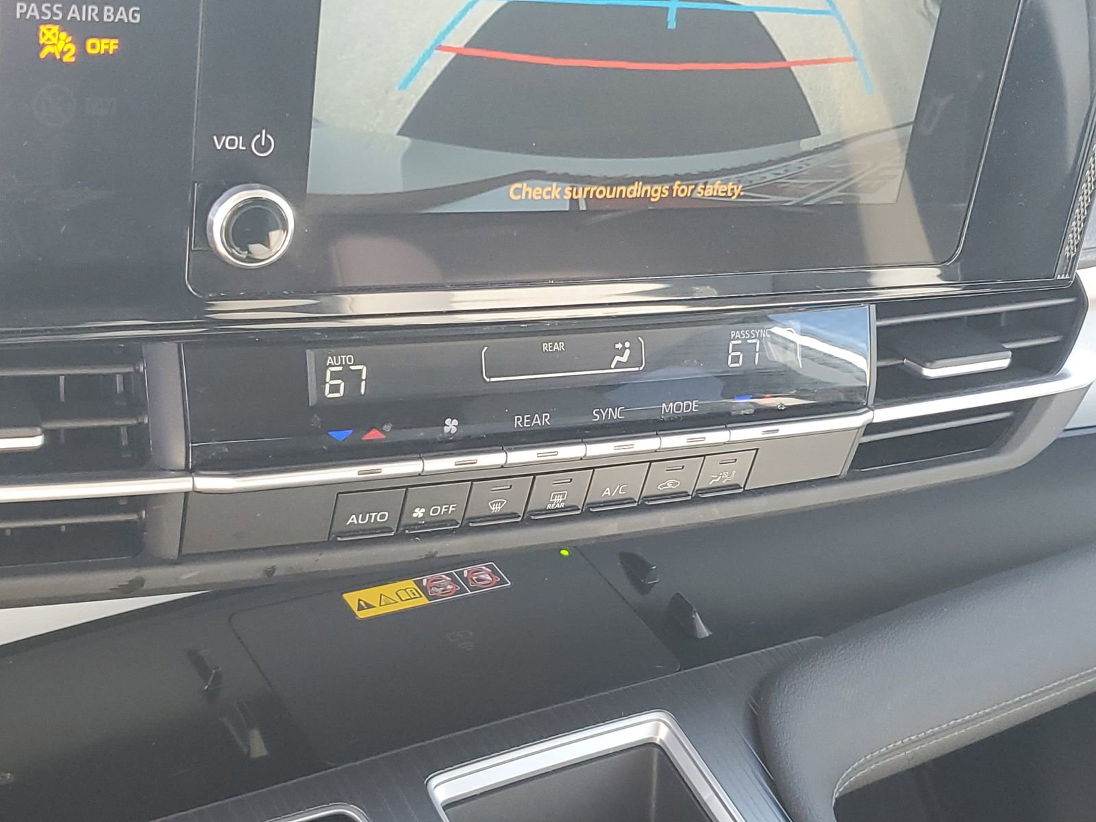 Certified 2025 Toyota Sienna LE image 28