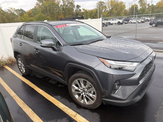 Used 2022 Toyota RAV4 XLE Premium FWD image 3