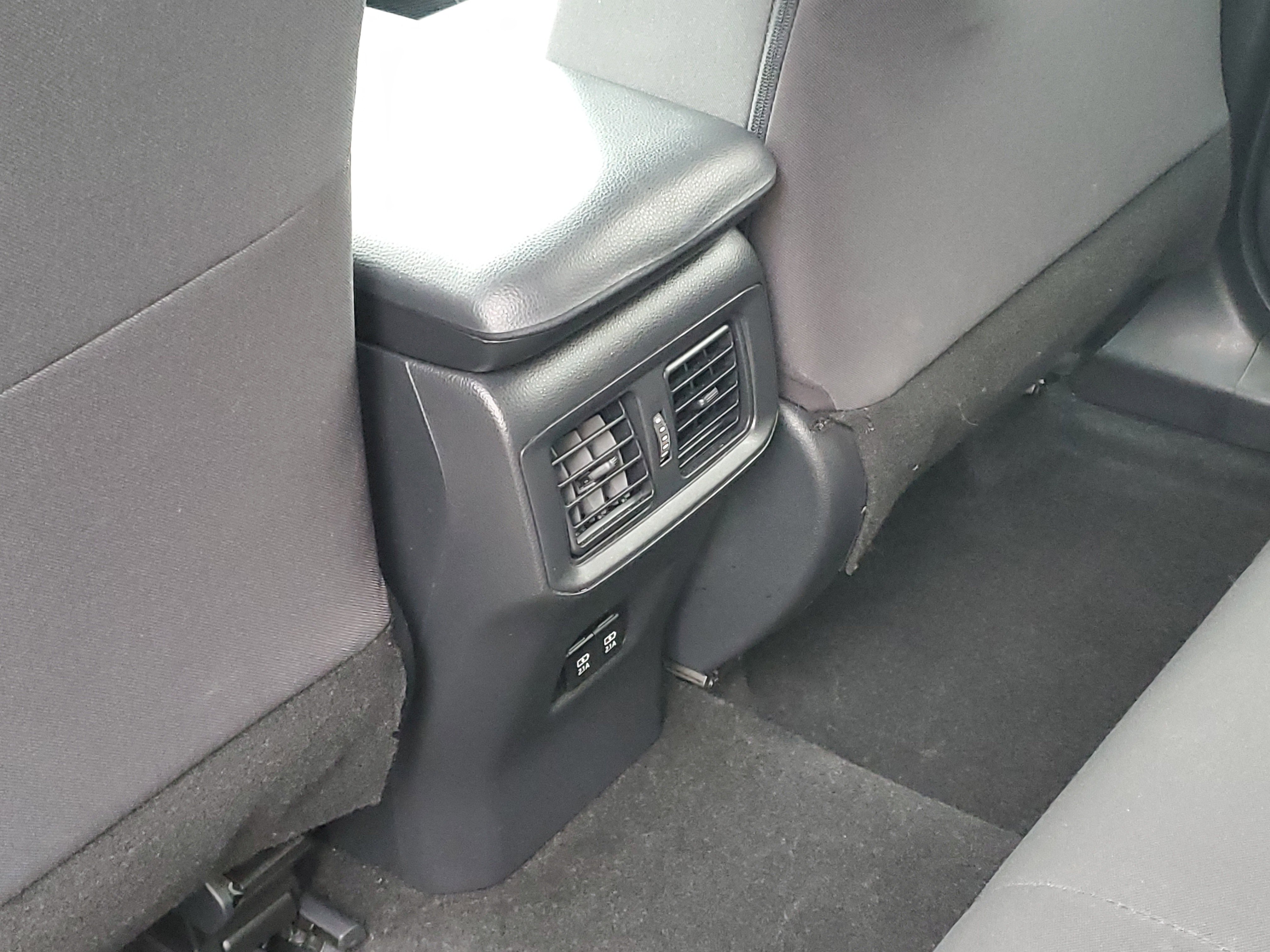 Used 2021 Toyota RAV4 XLE AWD/4WD image 23
