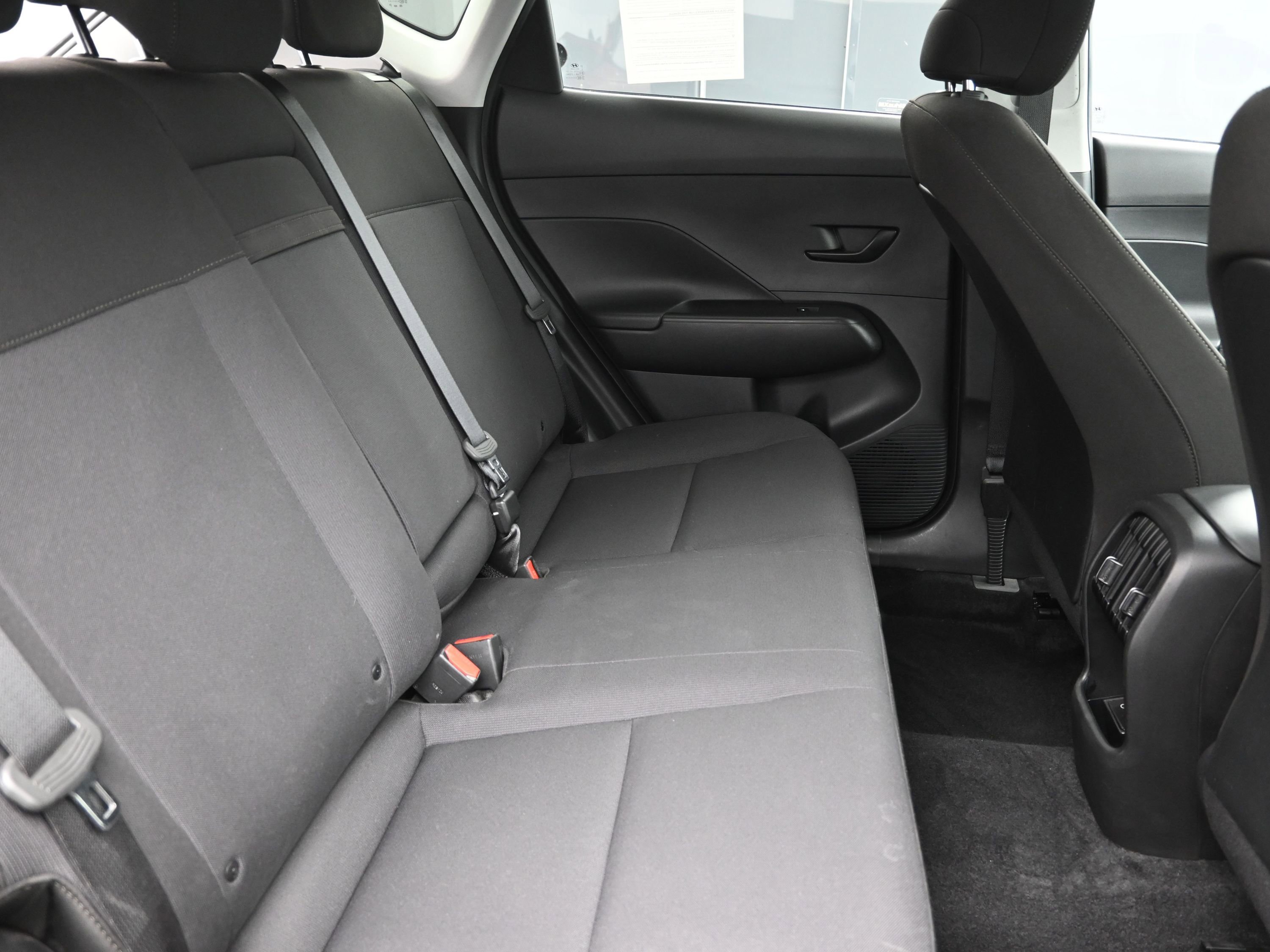 Certified 2025 Hyundai Kona SEL image 25